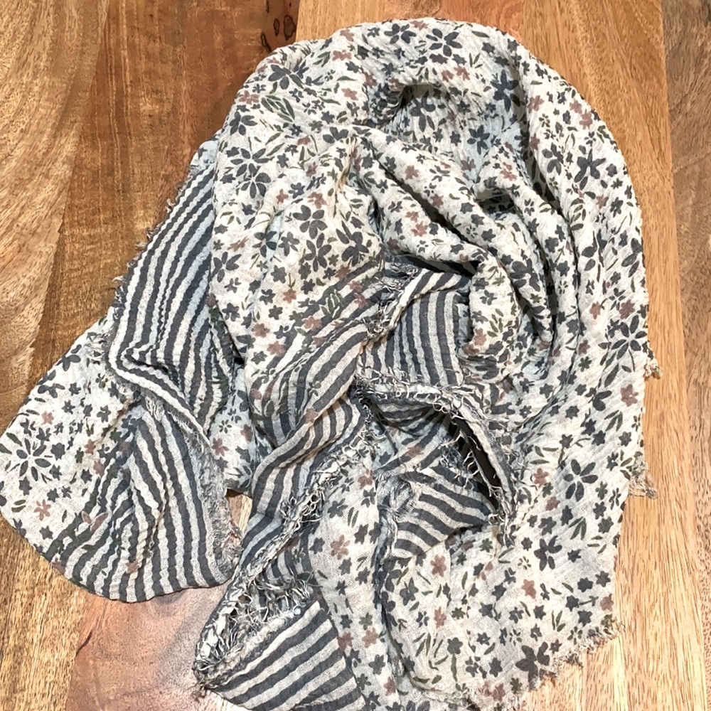 Lulu floral scarf